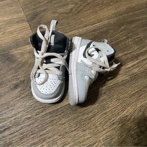Jordan Retro 1 Kids White and Gray High-Top Sneakers